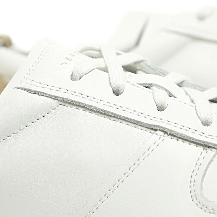 Henderson Sneakers "White sneaker
with honey sole"