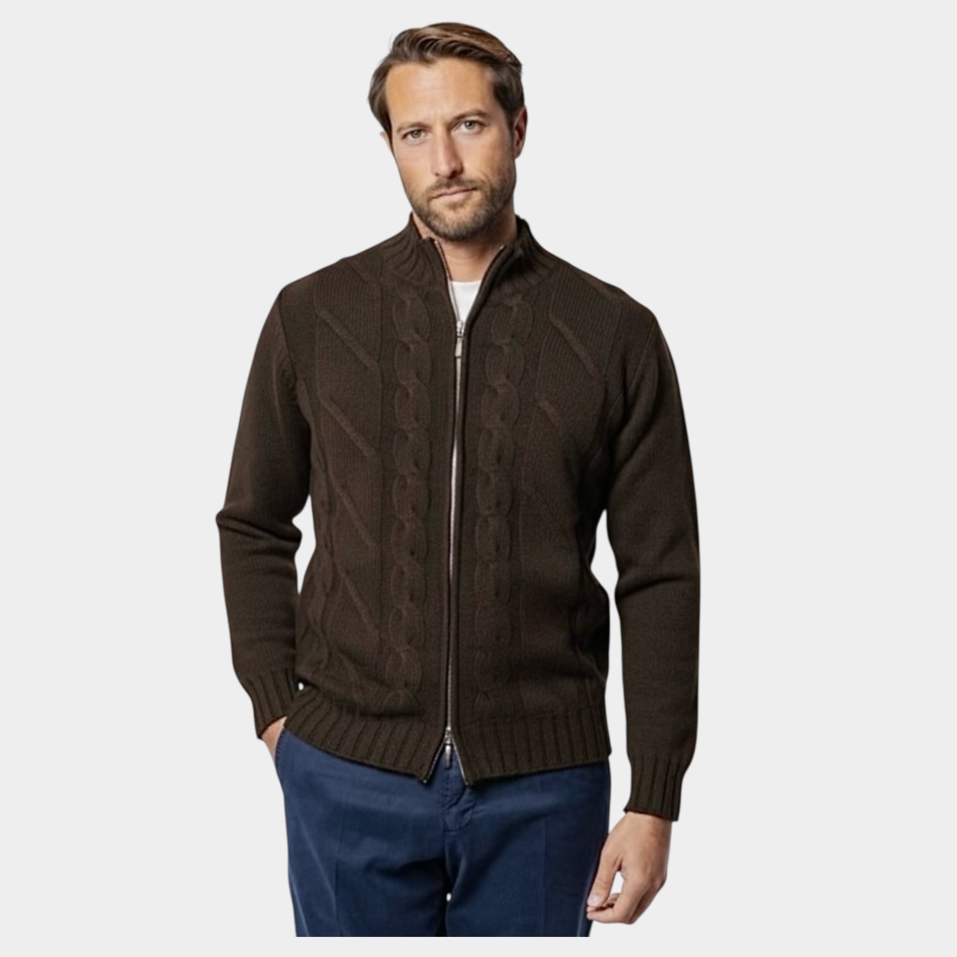 DORIANI men's dark brown zip-front cashmere cardigan with detachable fur collar on model / Чоловічий кардіган
DORIANI з кашеміру на блискавці з відстібним хутряним коміром на моделі.