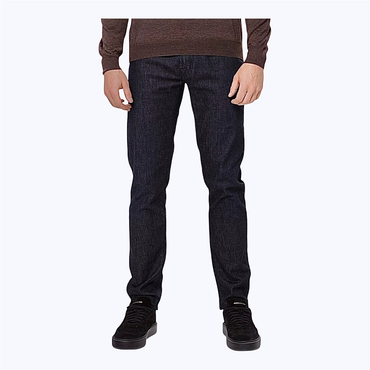 Джинси Tramarossa Leonardo Zip темно-синій денім спереду
	2.	Джинси Tramarossa Leonardo Zip темно-синій денім ззаду
	3.	Тканина Tramarossa D452 крупний план
	4.	Шкіряна нашивка Tramarossa крупним планом
	5.	Модель у джинсах Tramarossa Leonardo Zip повний зріст
	6.	Текстура деніму Tramarossa темно-синій
