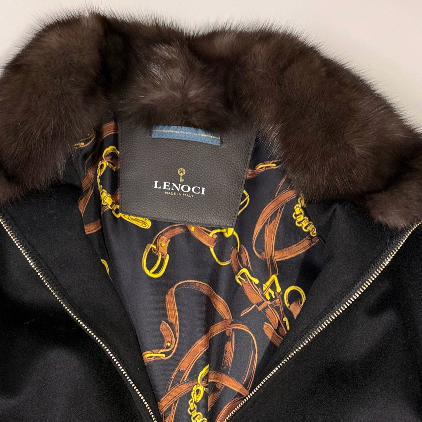 EN:
Natural sable fur collar detail on Lenoci Loro Piana cashmere bomber jacket

UA:
Деталь натурального коміра із соболя на кашеміровому бомбері Lenoci Loro Piana